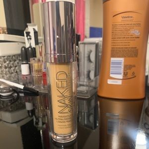 Urban decay Naked skin foundation shade 4